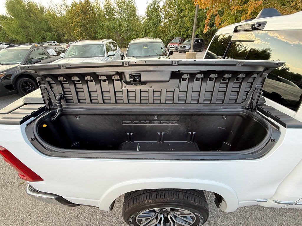 2026 RAM 1500 Limited - 4WD / PANORAMIC SUNROOF / CLEAN CARFAX