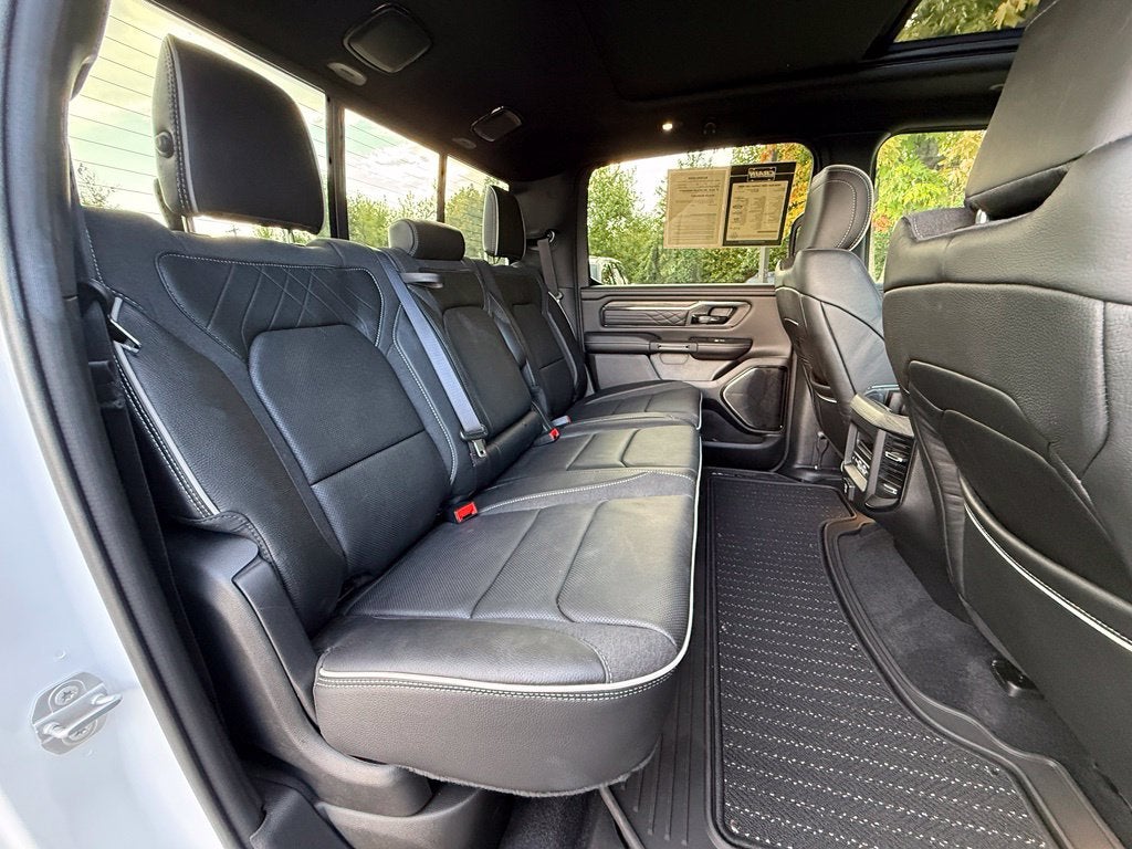 2026 RAM 1500 Limited - 4WD / PANORAMIC SUNROOF / CLEAN CARFAX