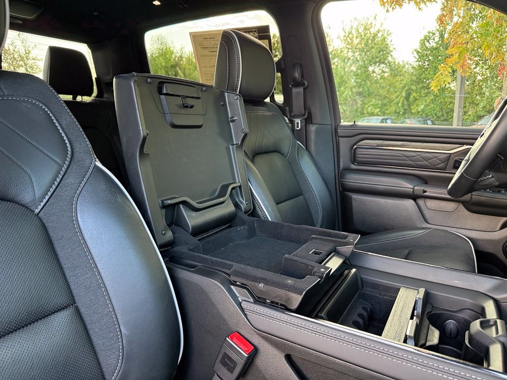 2026 RAM 1500 Limited - 4WD / PANORAMIC SUNROOF / CLEAN CARFAX