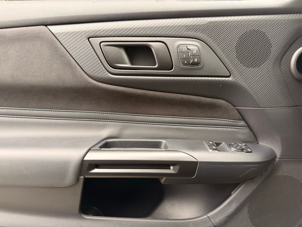 2024 Ford Mustang Dark Horse LOW MILES