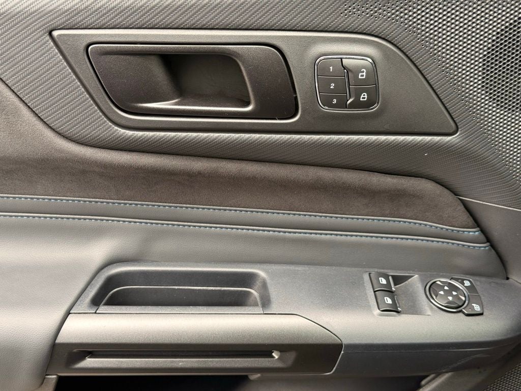 2024 Ford Mustang Dark Horse LOW MILES