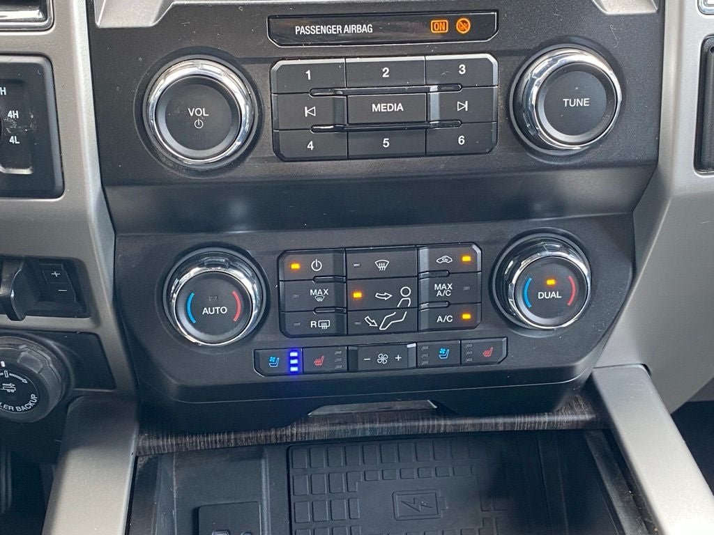 2021 Ford F-250SD Lariat LIFT / WHEELS AND TIRES / CLEAN CARFAX