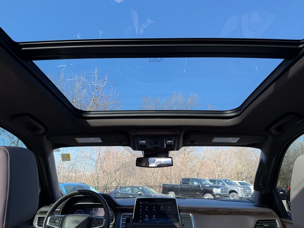 2023 Chevrolet Suburban Z71 2ND ROW BUCKET