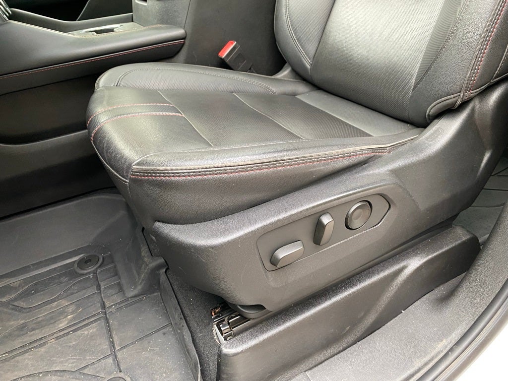 2022 Chevrolet Tahoe RST 4x4 / PANO ROOF / 1-OWNER CARFAX