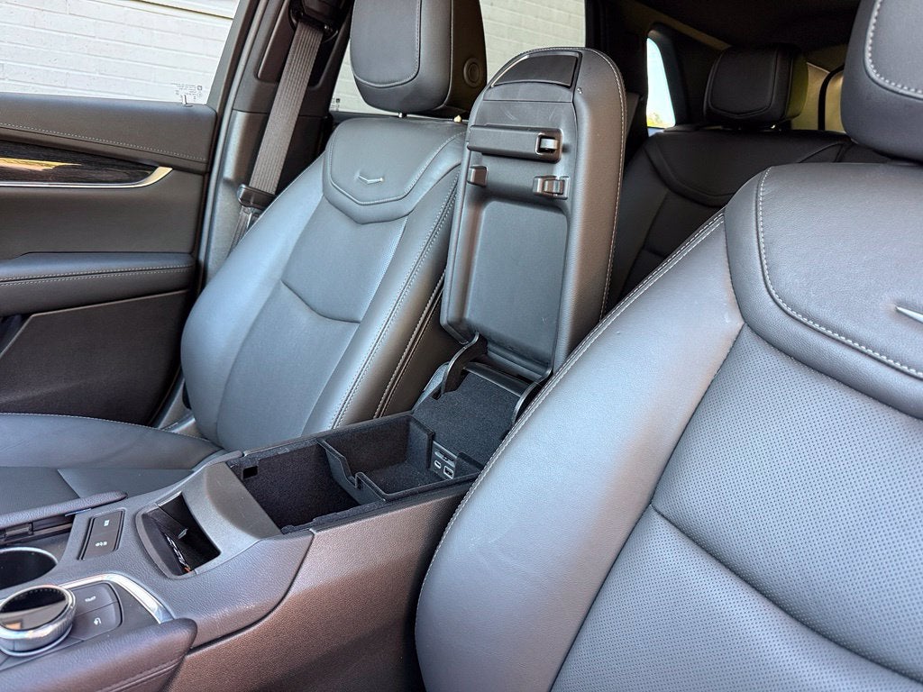 2026 Cadillac XT5 Premium Luxury - AWD / SUNROOF / ONE OWNER
