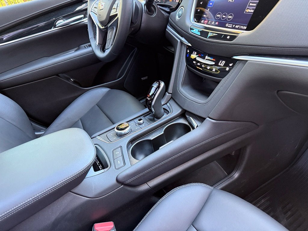 2026 Cadillac XT5 Premium Luxury - AWD / SUNROOF / ONE OWNER
