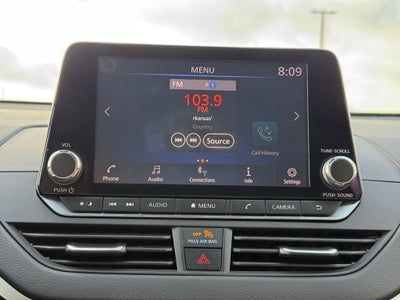 2021 Nissan Altima 2.5 SV 1 Owner / CARPLAY
