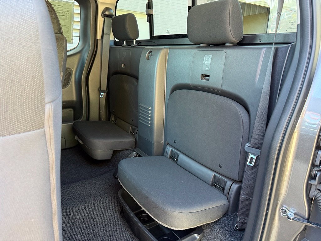 2024 Nissan Frontier SV - 4WD / CLEAN CARFAX / ONE OWNER
