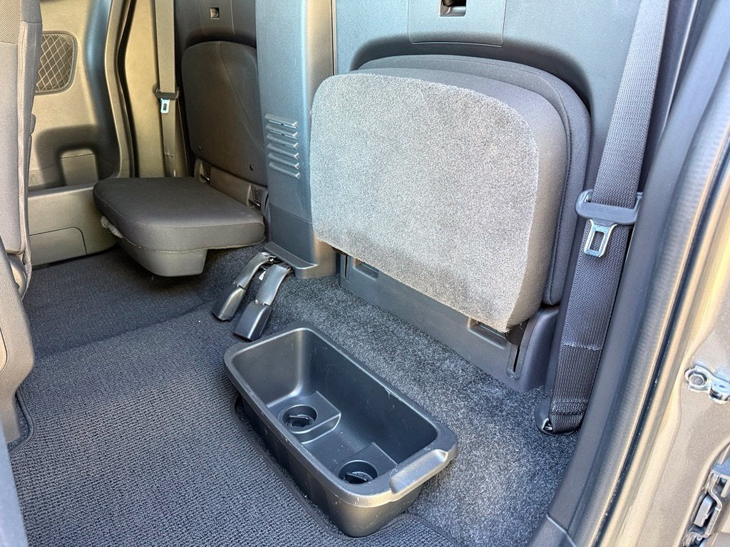 2024 Nissan Frontier SV - 4WD / CLEAN CARFAX / ONE OWNER