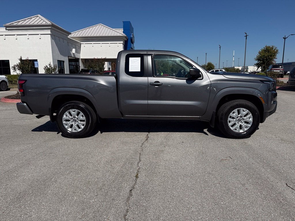 2024 Nissan Frontier SV - 4WD / CLEAN CARFAX / ONE OWNER