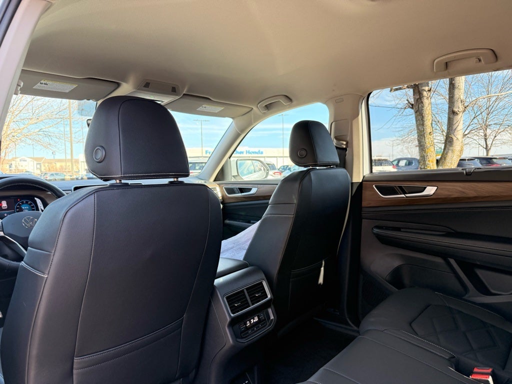 2025 Volkswagen Atlas 2.0T SE w/Technology