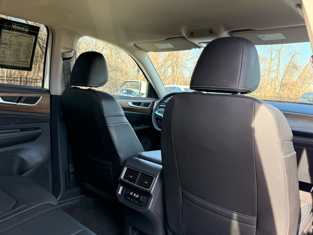 2025 Volkswagen Atlas 2.0T SE w/Technology