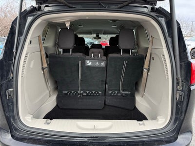 2017 Chrysler Pacifica Touring L LOW PRICED VAN!