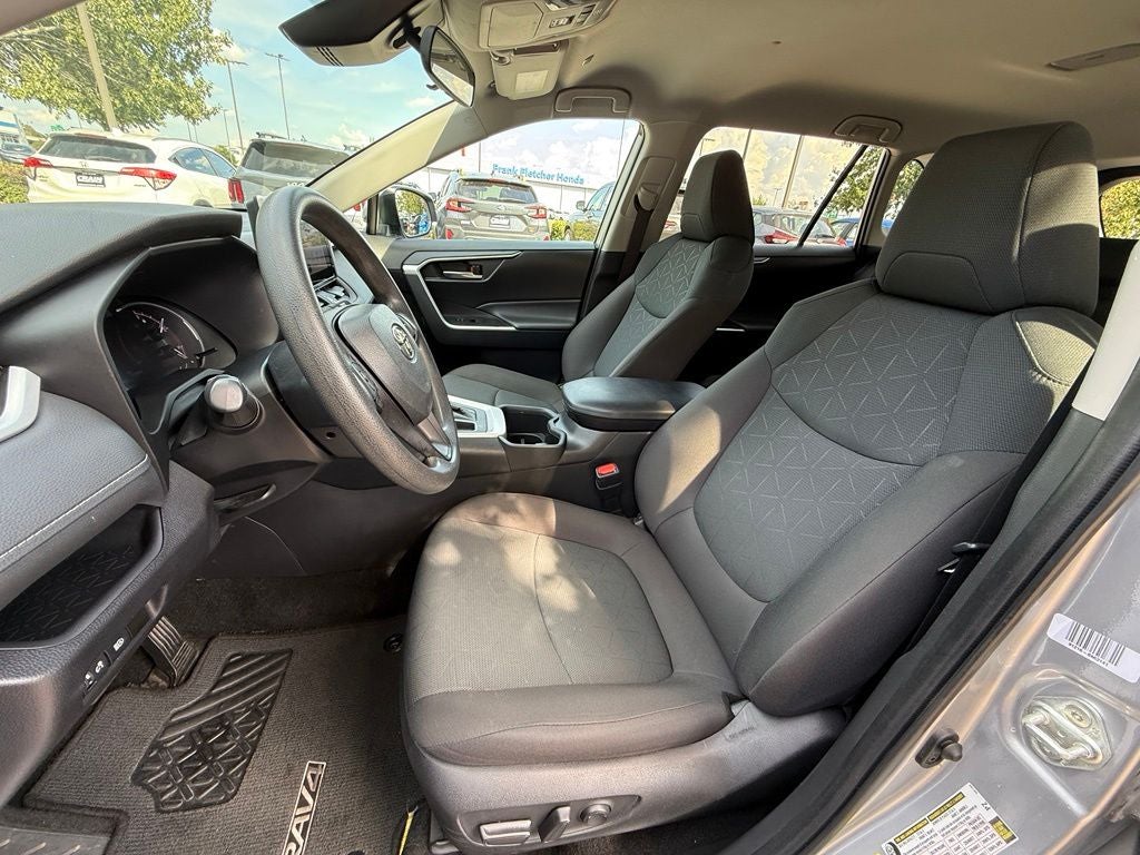 2024 Toyota RAV4 XLE - CLEAN CARFAX / ONE OWNER