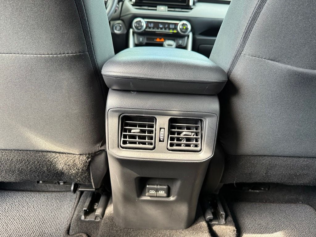 2024 Toyota RAV4 XLE - CLEAN CARFAX / ONE OWNER
