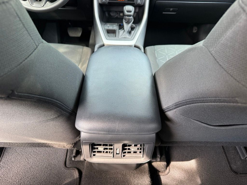2024 Toyota RAV4 XLE - CLEAN CARFAX / ONE OWNER