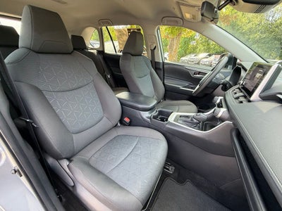 2024 Toyota RAV4 XLE - CLEAN CARFAX / ONE OWNER