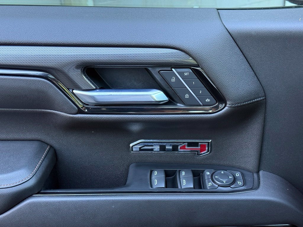 2022 GMC Sierra 1500 AT4 Premium - 4WD / SUNROOF / CLEAN CARFAX
