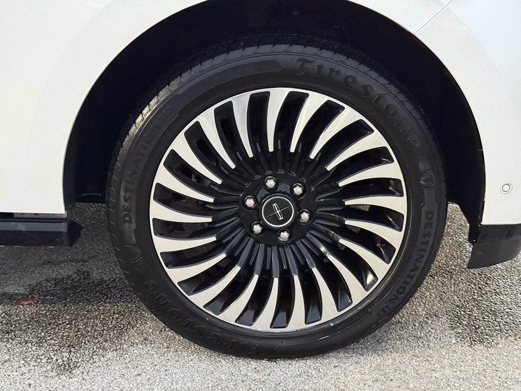 2019 Lincoln Navigator L Black Label - $103,555 MSRP / 4WD / PANORAMIC SUNROOF