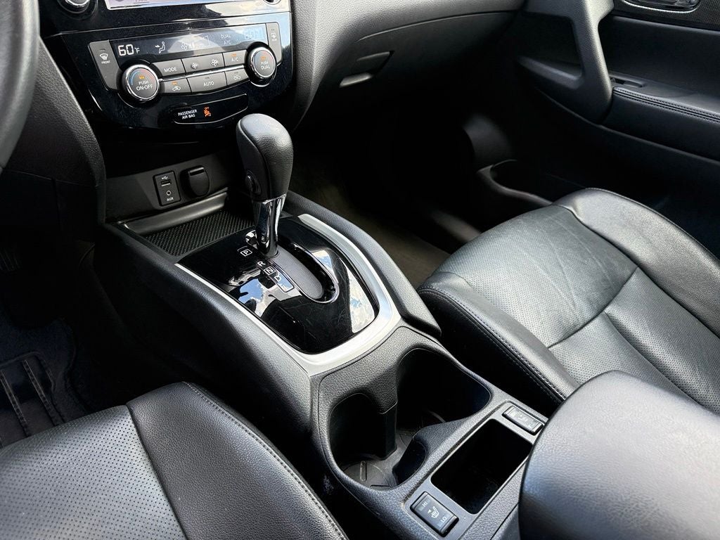 2016 Nissan Rogue SL - AWD / PANORAMIC SUNROOF