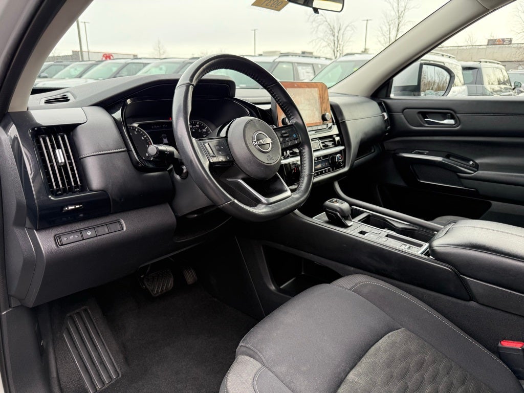 2022 Nissan Pathfinder SV 3 ROW SUV