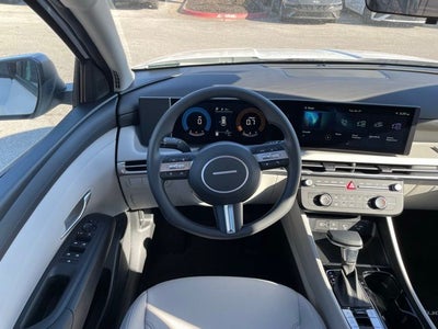 2025 Hyundai Tucson SE