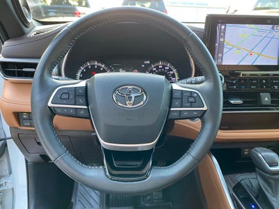 2022 Toyota Highlander Platinum