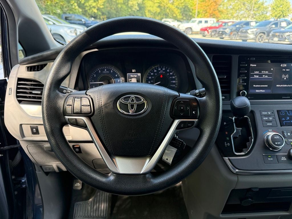 2018 Toyota Sienna LE 8 Passenger