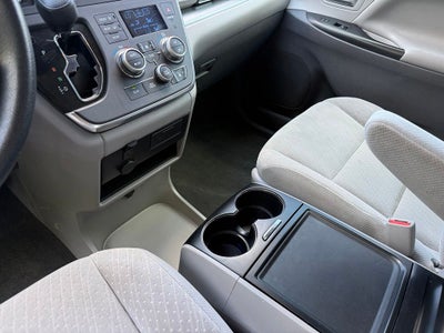 2018 Toyota Sienna LE 8 Passenger