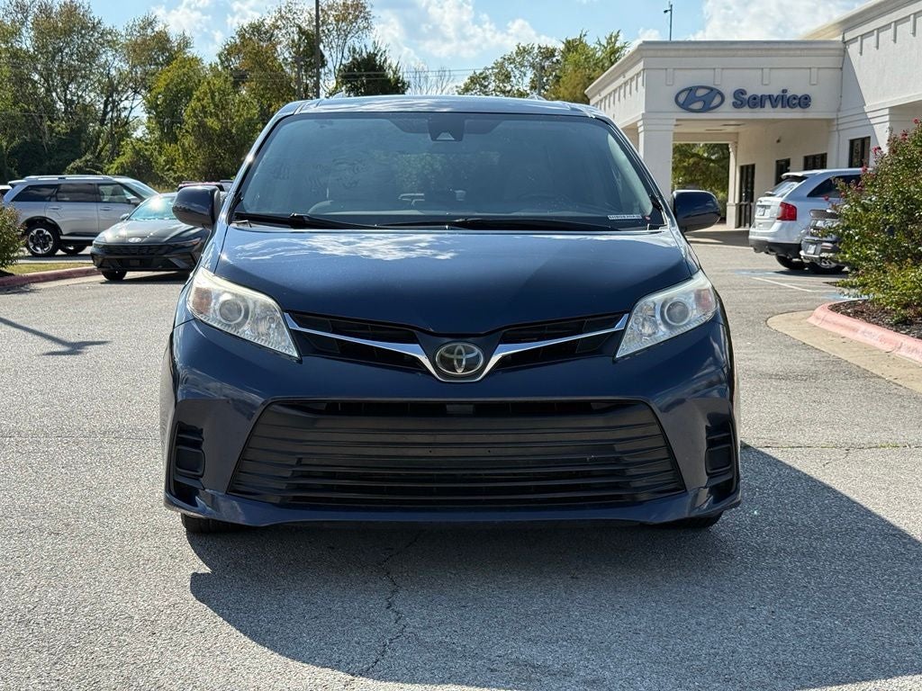 2018 Toyota Sienna LE 8 Passenger