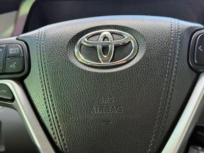 2018 Toyota Sienna LE 8 Passenger