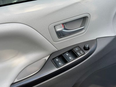 2018 Toyota Sienna LE 8 Passenger