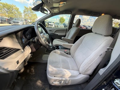 2018 Toyota Sienna LE 8 Passenger
