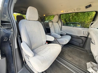 2018 Toyota Sienna LE 8 Passenger