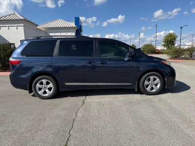 2018 Toyota Sienna LE 8 Passenger