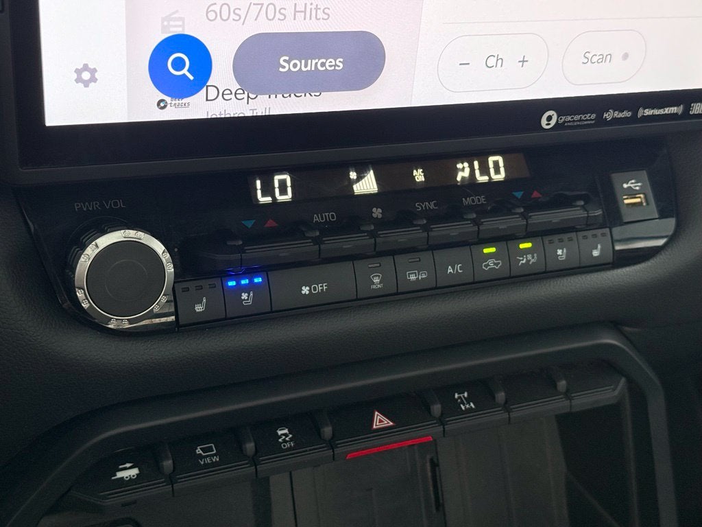 2023 Toyota Tundra Hybrid TRD Pro - 4WD / PANORAMIC SUNROOF / CLEAN CARFAX