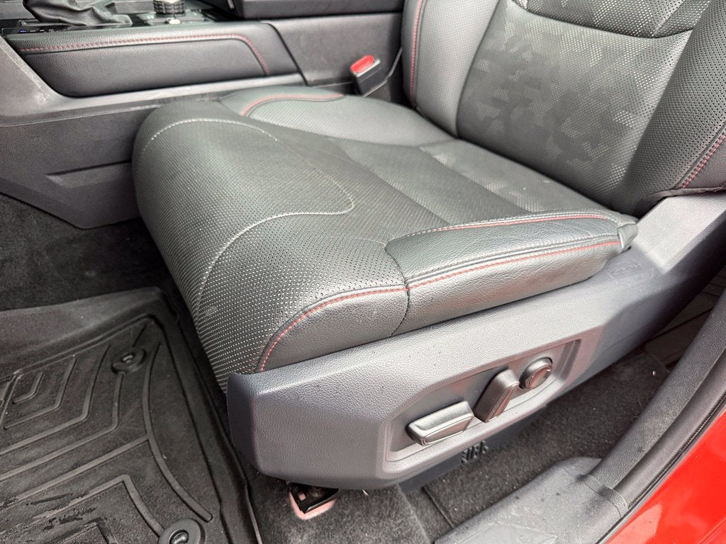 2023 Toyota Tundra Hybrid TRD Pro - 4WD / PANORAMIC SUNROOF / CLEAN CARFAX