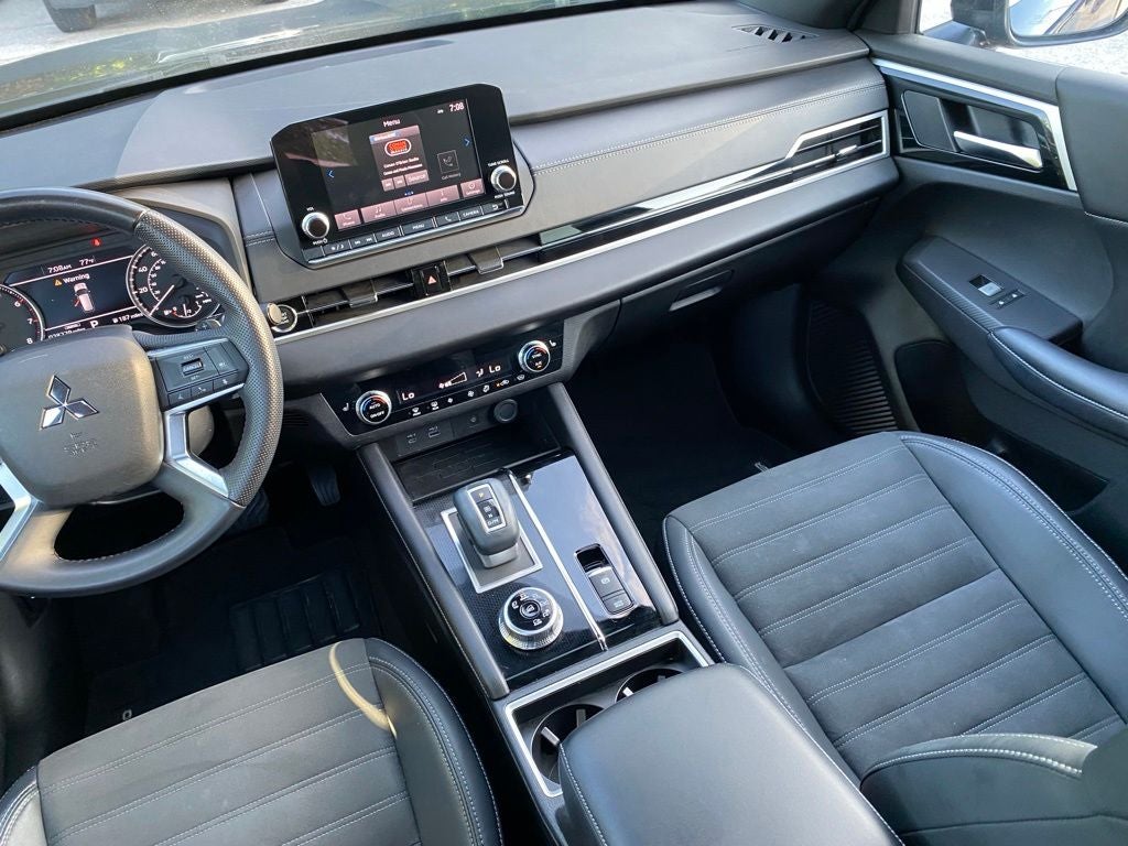 2022 Mitsubishi Outlander SE