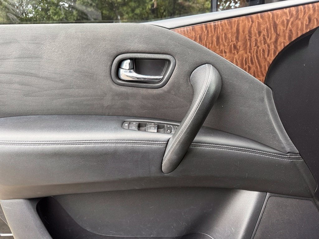 2018 Nissan Armada SV - 4WD / LEATHER INTERIOR