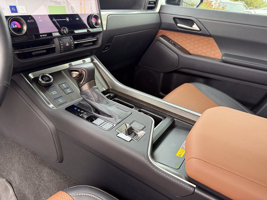 2026 Lexus GX 550 Premium+ - LIFTED! / 4WD / SUNROOF / CAPTAIN'S CHAIRS