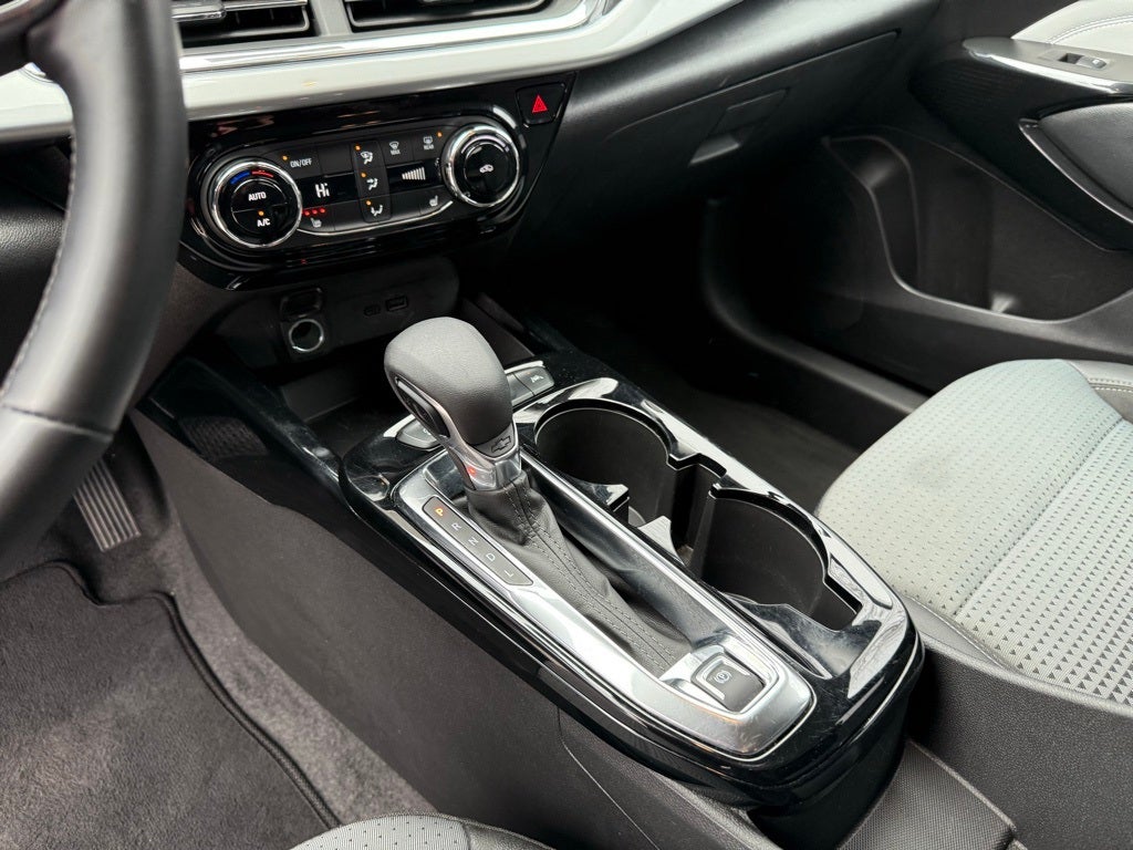 2025 Chevrolet Trax LT CLEAN CARFAX