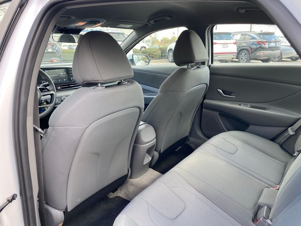 2024 Hyundai Elantra SE