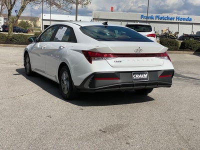 2024 Hyundai Elantra SE
