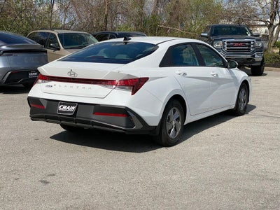 2024 Hyundai Elantra SE