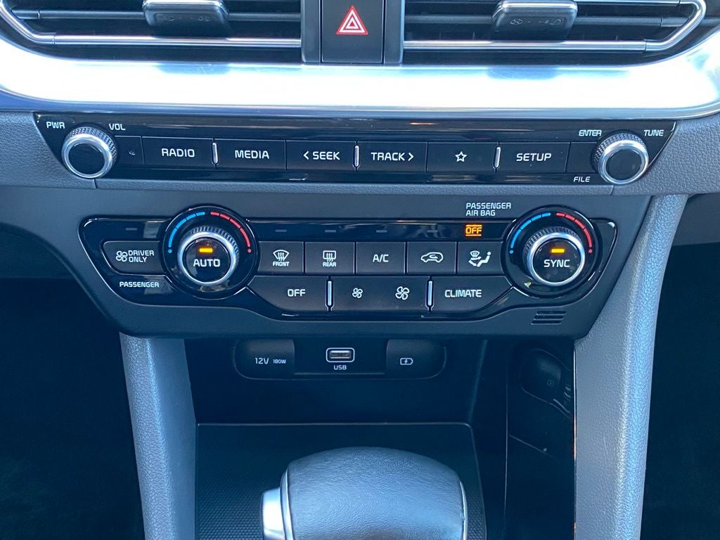 2022 Kia Niro LXS NICE CAR