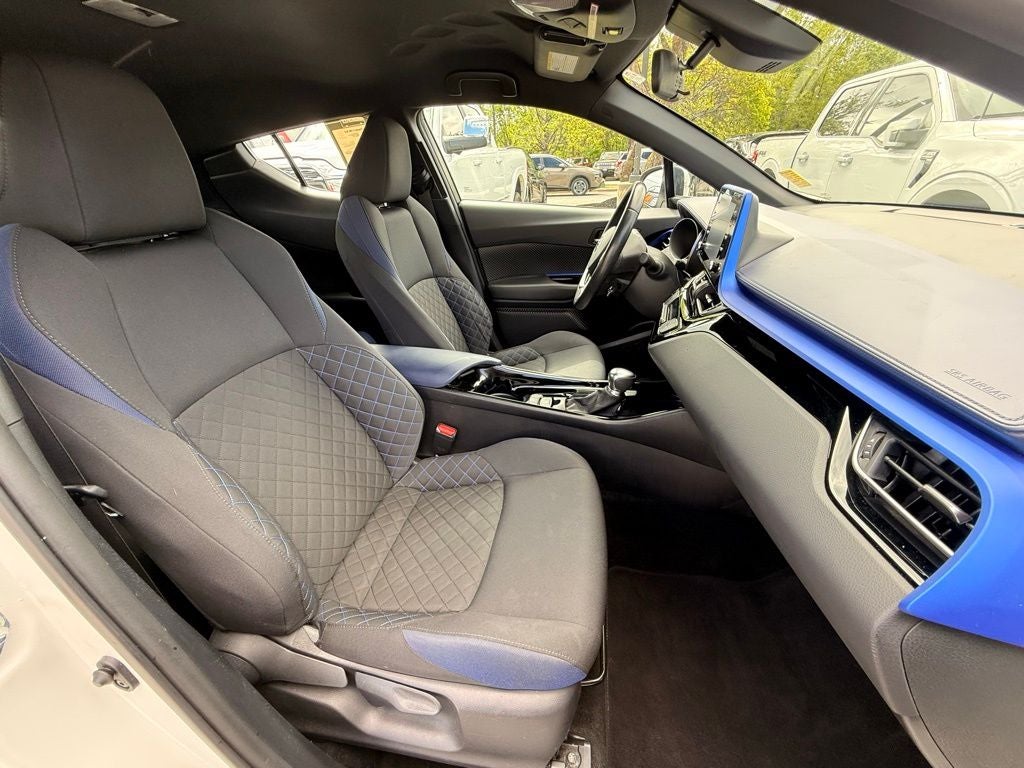 2021 Toyota C-HR XLE POWER LIFTGATE