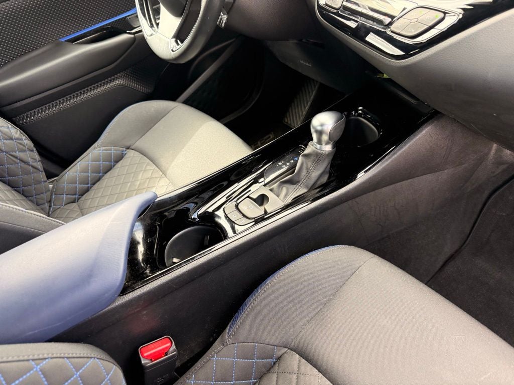 2021 Toyota C-HR XLE POWER LIFTGATE