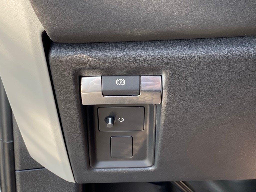 2023 Land Rover Defender 110 X-Dynamic SE