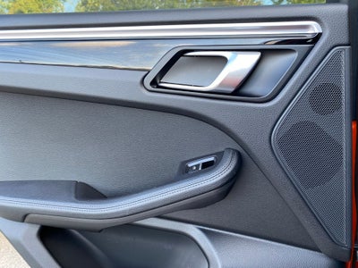 2022 Porsche Macan Base AWD / PANO ROOF / CLEAN CARFAX