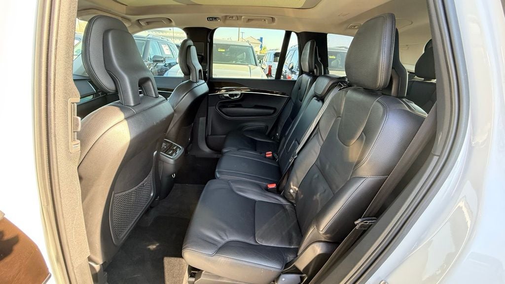 2018 Volvo XC90 T6 Momentum